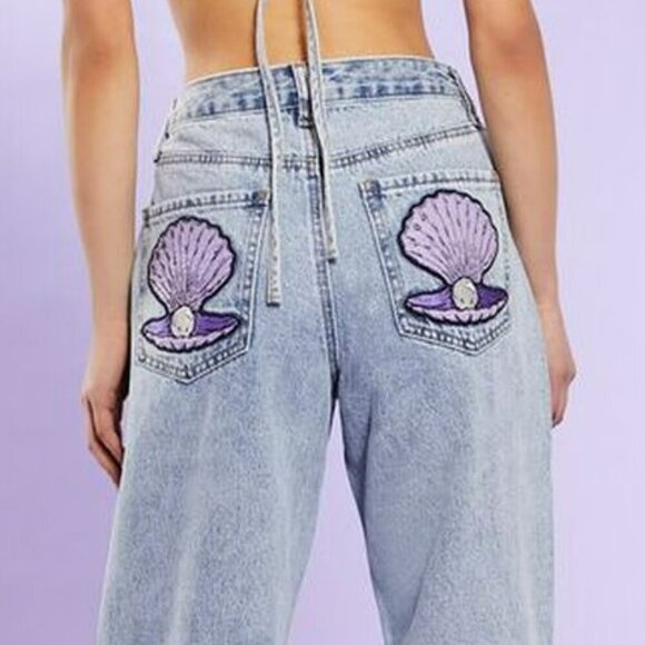 Forever 21 90s Fit Clamshell Pearl Patch Jeans Size 26 NWT - Picture 15 of 16